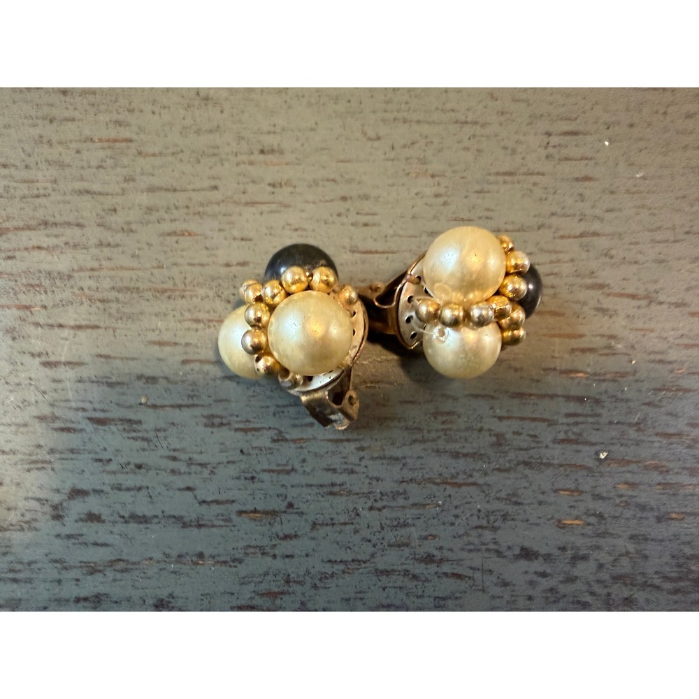 Vintage Gold Tone Faux Pearl Cluster Clip On Earrings Cream Black Mid Century